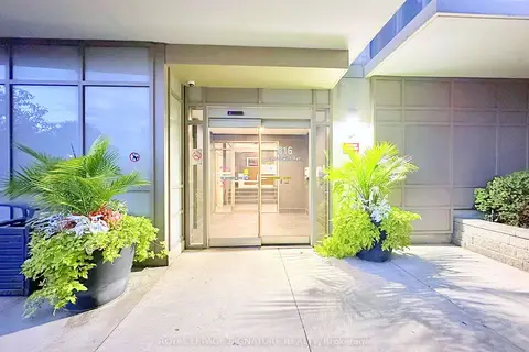 816 Lansdowne Avenue 1201