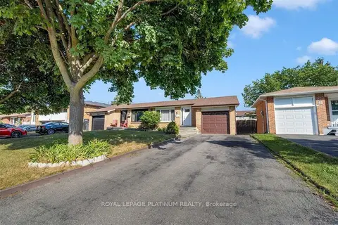 13 Manitou Crescent Main