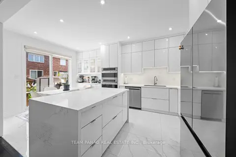 13 Seafair Crescent