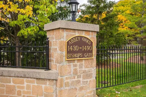 1480 Bishops Gate 207