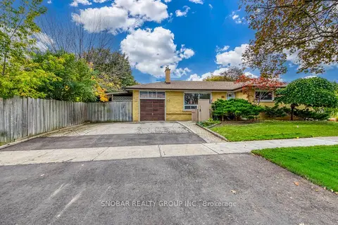 48 Sedgebrook Crescent