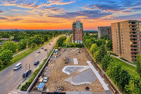 4010 Eglinton Avenue W 911