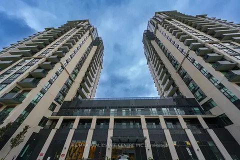 202 Burnhamthorpe Road E 509W