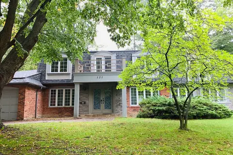 121 Castle Crescent