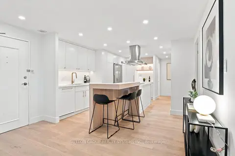 812 Burnhamthorpe Road 1504