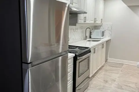 210 Valleyway Drive (BASEMENT)