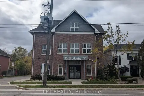 46 Queen Street S 302