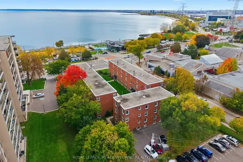 1351 Lakeshore Road 15