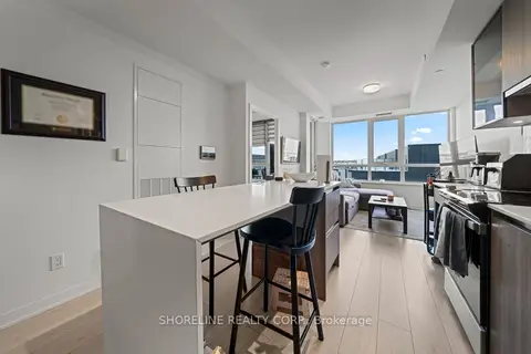 405 Dundas Street W 412