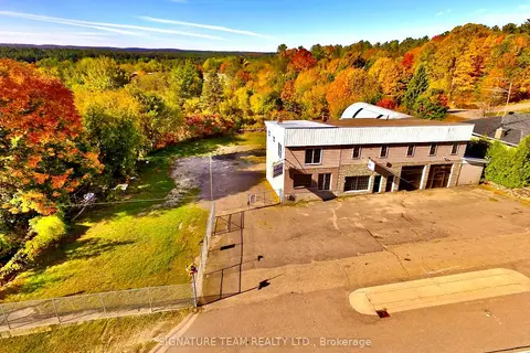 292 Bonnechere Street W