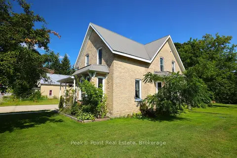 24 QUEEN Street E
