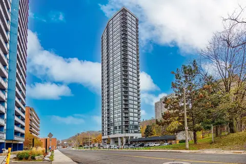 150 Charlton Avenue E 2604