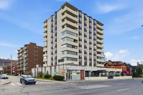 432 Main Street E 902
