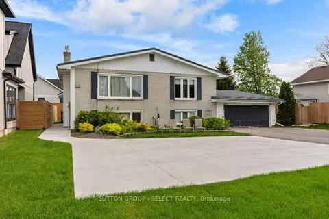 296 Huron Street W