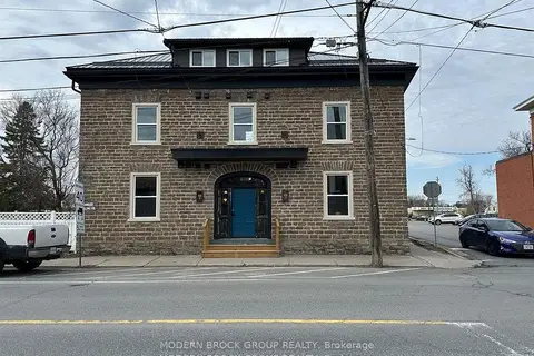 5 Clothier Street W 102