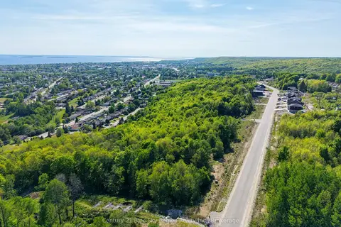 70 KENRETA Drive