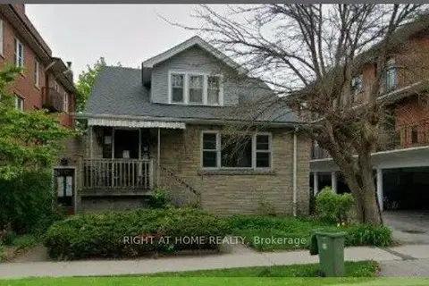 995 Main Street E