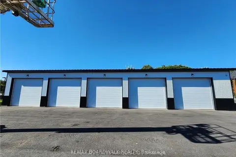 26 First (Garage) Street W