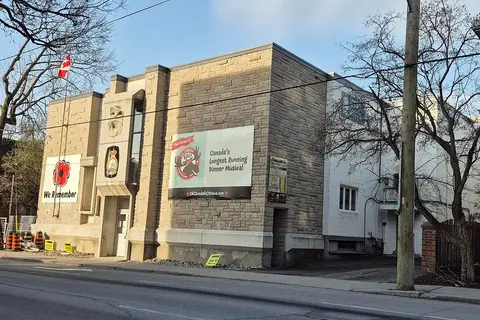 330 Kent Street