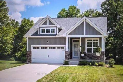 6 Mackenzie John Crescent