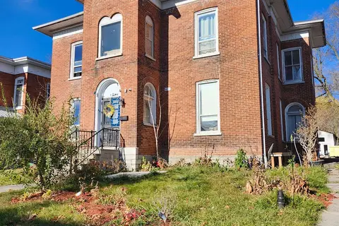 19 Bridge Street W