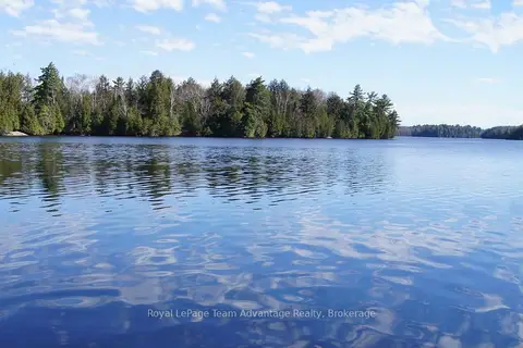25 Peninsula Shore Road E