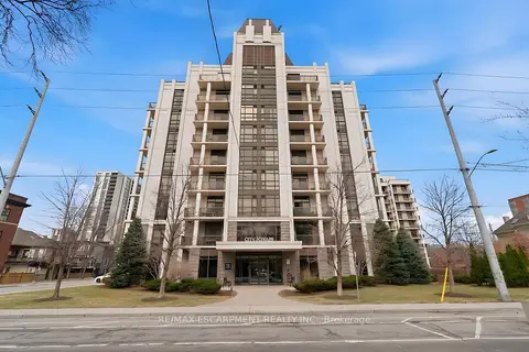 90 CHARLTON Avenue W PH1