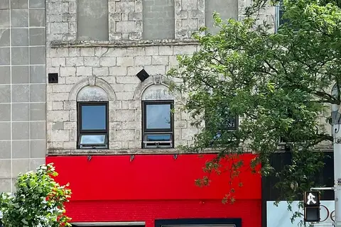 107-109 Wyndham Street N