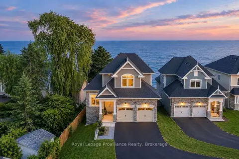 16 Twelve Trees Court