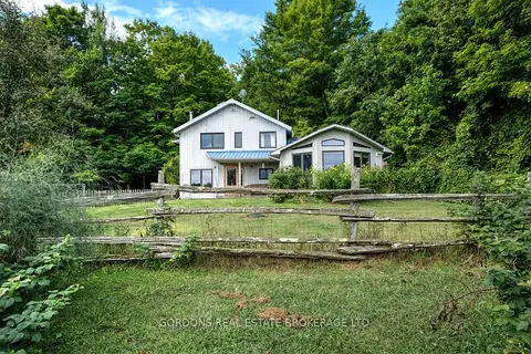 1084 Moon Road