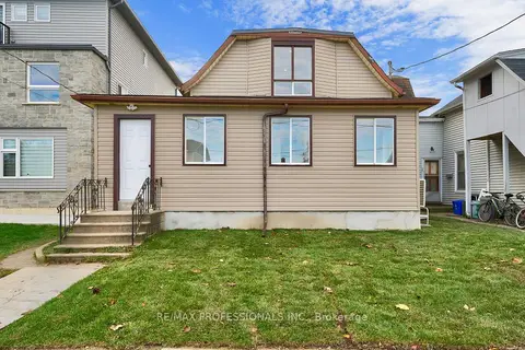 27 Oakdale Avenue Apartment B