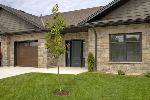1182 Queen Street 30