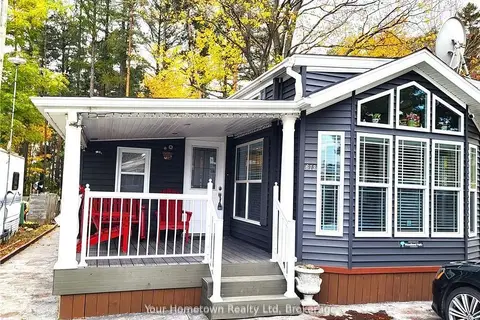 613 Oak Crescent