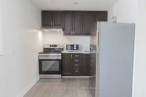 88 Mary Street W 3
