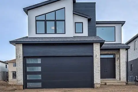 245 HESSELMAN Crescent