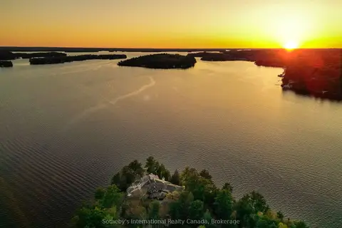 1250 WALDMERE Road Point Cottage
