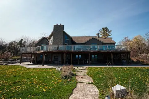 2720 Front Road