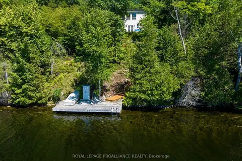 1076 Valley Lane