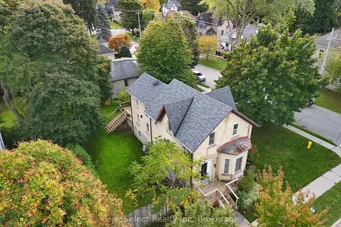 382 Queen Street E