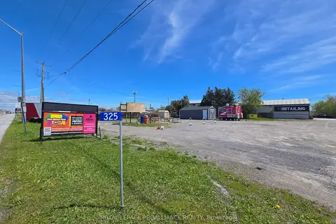 325 Dundas Street E