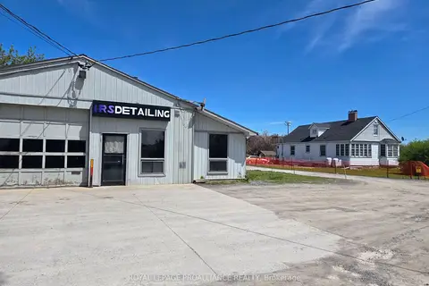 323 Dundas Street E
