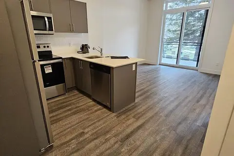 107 Roger Street 106