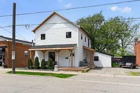 27 CAYUGA Street N