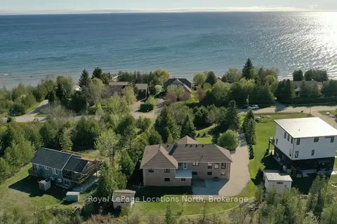 252 Lakeshore Road N