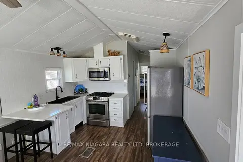 17 Mariner Crescent
