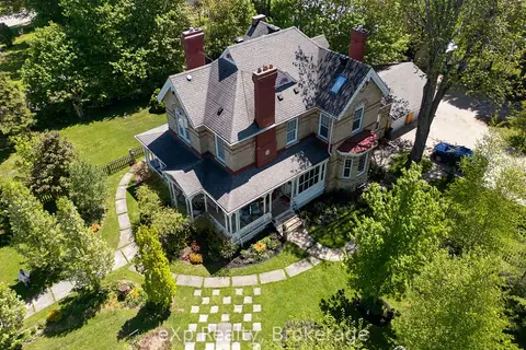 285 Mary Street