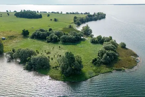 LT 2 Waupoos Island