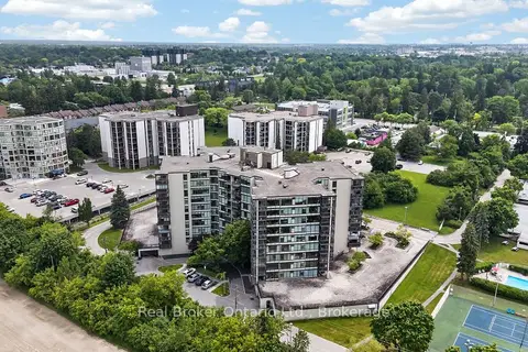 23 Woodlawn Road E 811