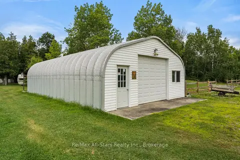 93 Sturgeon Glen Road