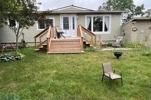 10 Lakeside Drive